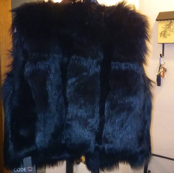 NWT - Black CODE-OS Faux Fur Vest - Picture 2 of 7